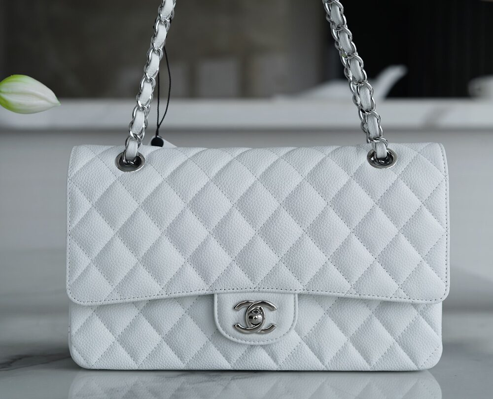 Classic Flap "Classic Cap Bag Fairy White