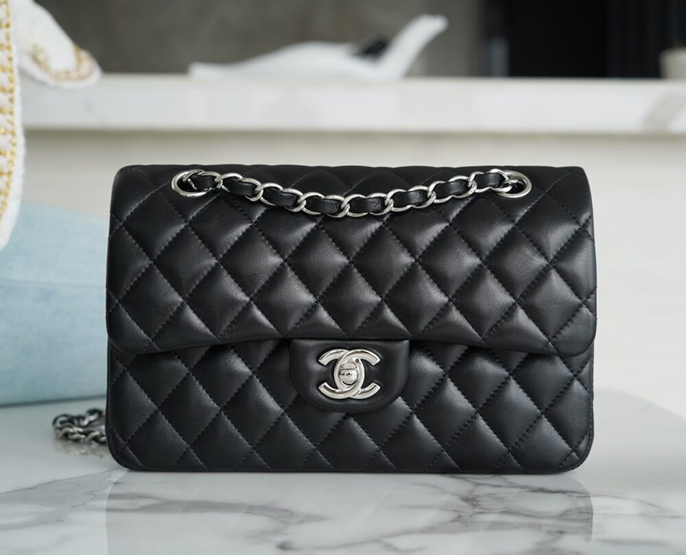 Classic Flap Cap Bag Black Sheep Silver Small