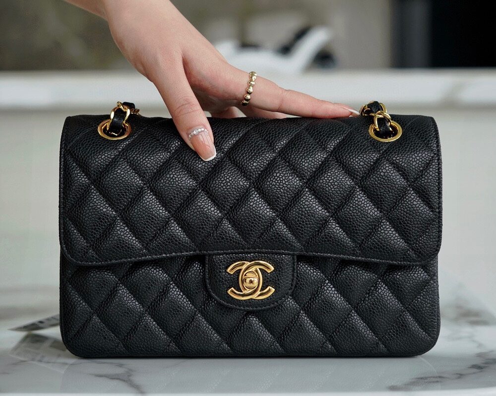 Classic Flap "Classic Lid Bag Black Bull Gold Small