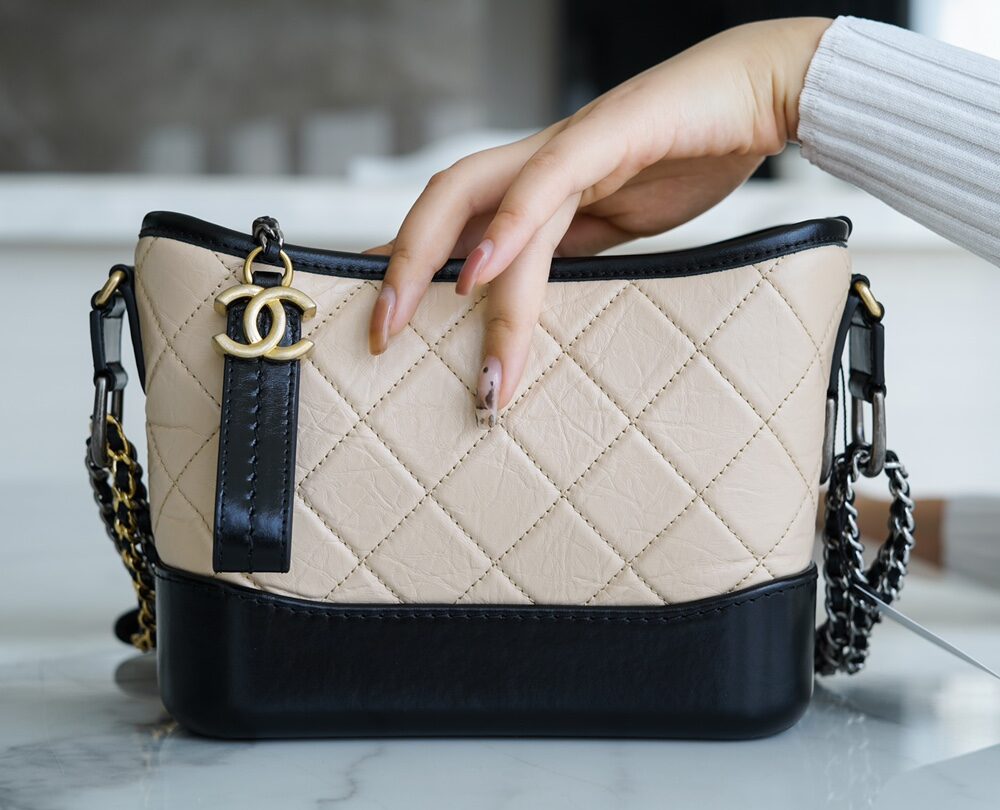 Classic Stray Bag Apricot Black Small