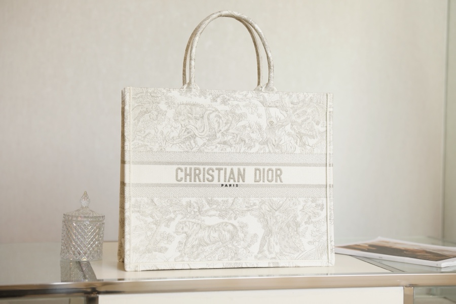 DIOR TOTE