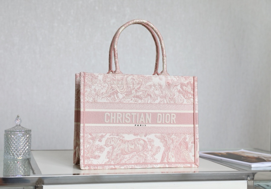 Dio* Book Tote