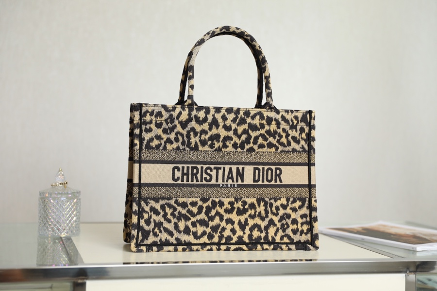 DIOR BOOk TOTE
