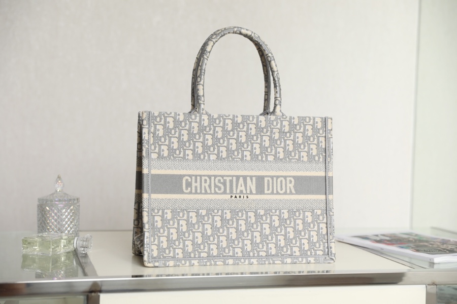 Dio* Book Tote