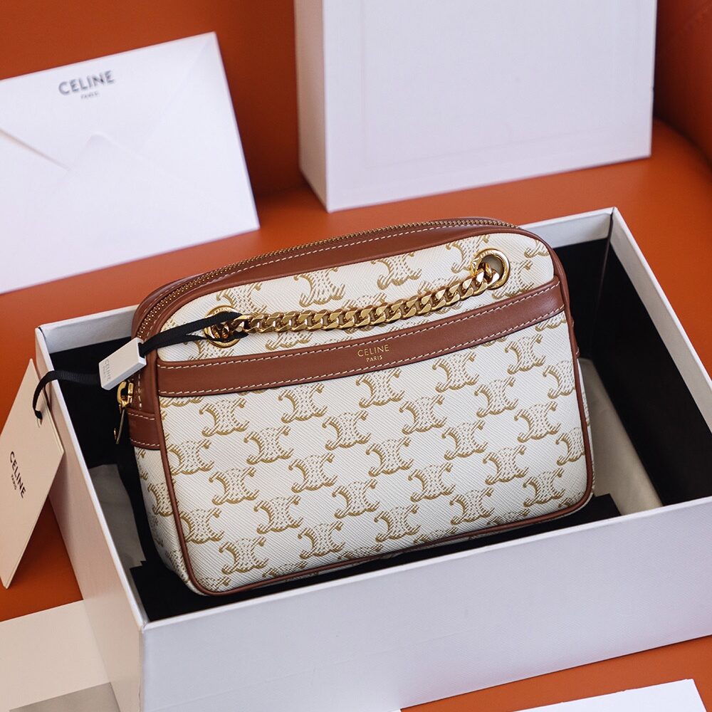 Celine 𝐏𝐀𝐓𝐀𝐏𝐀𝐍𝐒