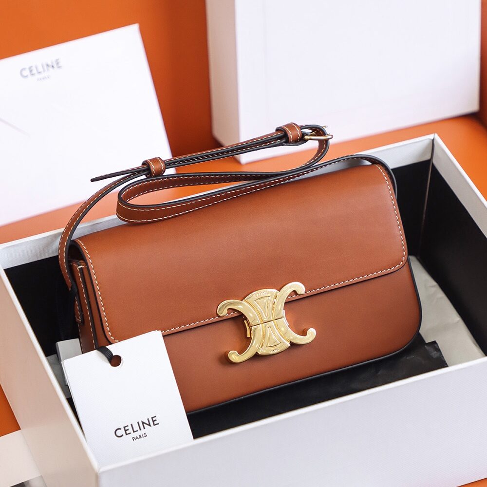 CELINE 𝐓𝐑𝐈𝐎𝐌𝐏𝐇𝐄