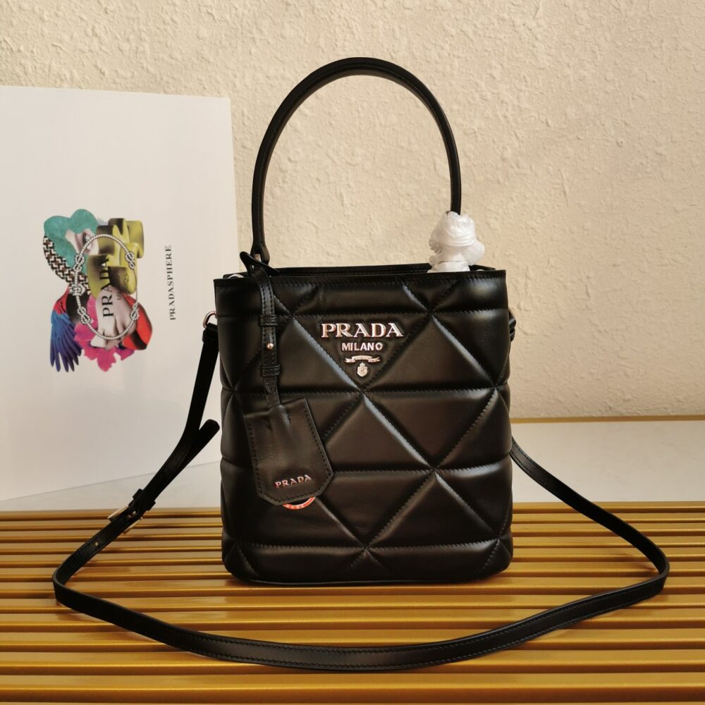 PRADA Top the original single P home 🌹