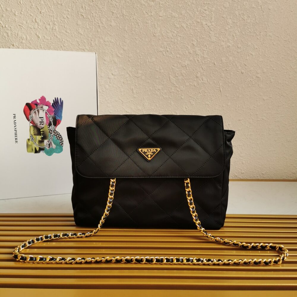 Prada 🎉 Vintage flip model 🎉
