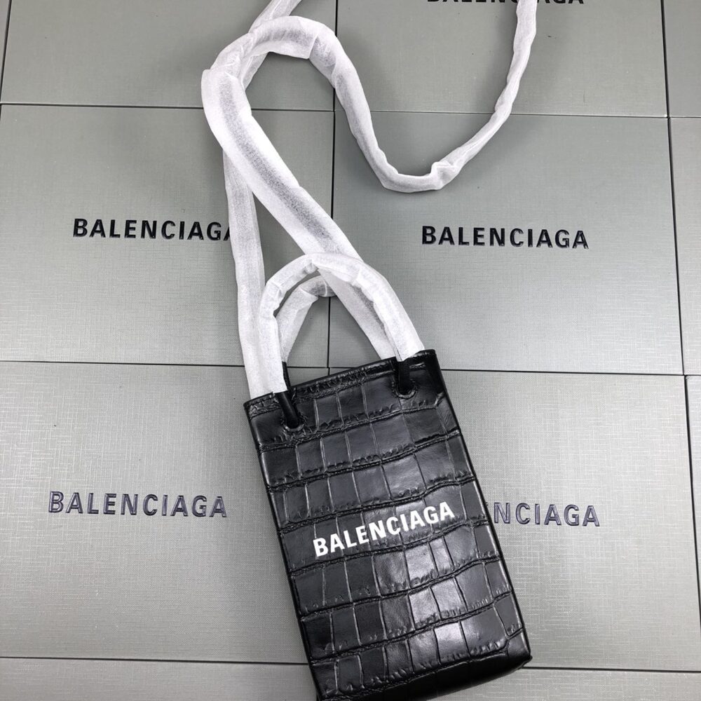 Balenciaga New member of the cowhide shopping bag family