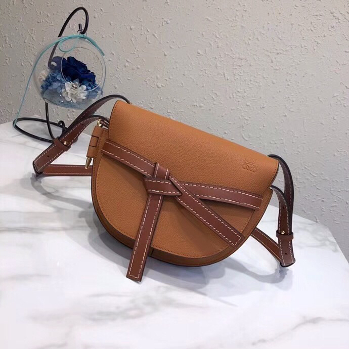 LOEWE The new color Gate handbag with lychee pattern