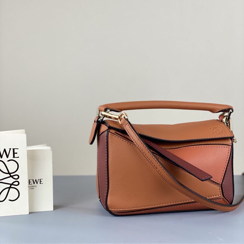 LOEWE Loє❤️wє PUZZLE Model 3000 ❤️